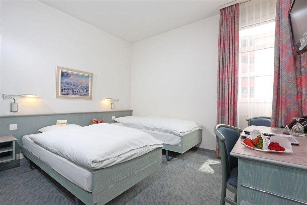 Sommerau-Ticino Swiss Quality Hotel Dietikon Pokoj fotografie
