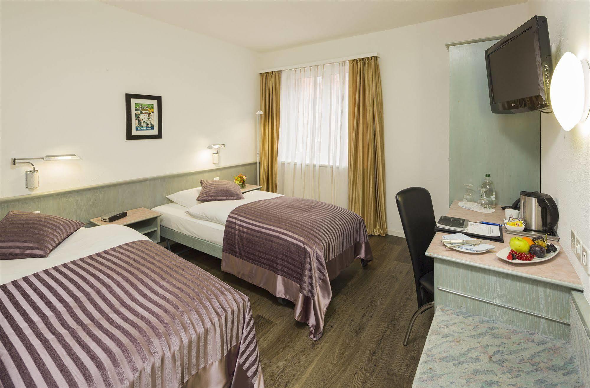 Sommerau-Ticino Swiss Quality Hotel Dietikon Pokoj fotografie